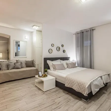 Old Town 7 Apartment *